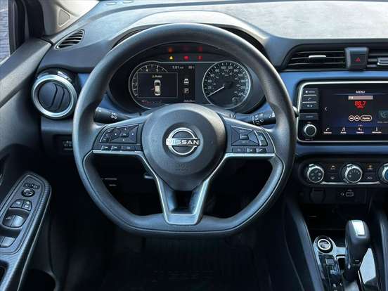 NISSAN-VERSA-2023