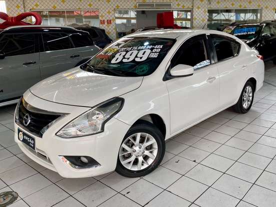 NISSAN-VERSA-2015