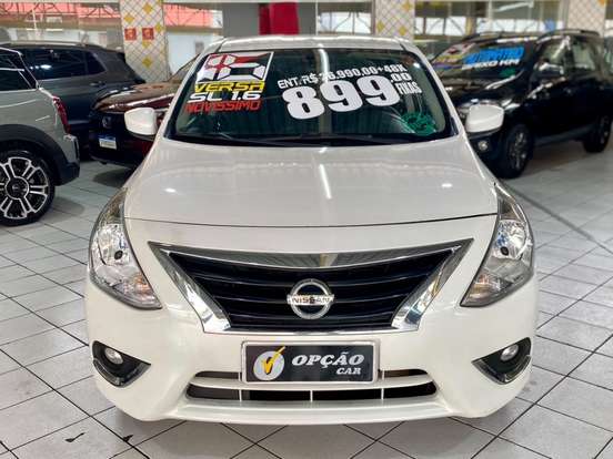 NISSAN-VERSA-2015