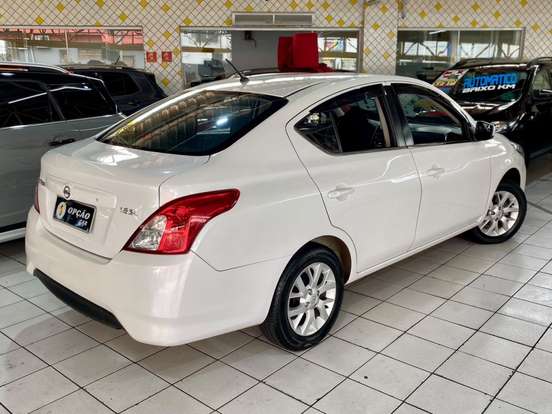 NISSAN-VERSA-2015