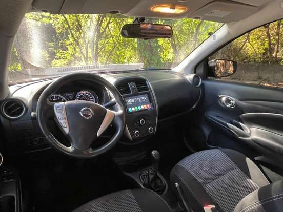 NISSAN-VERSA-2015