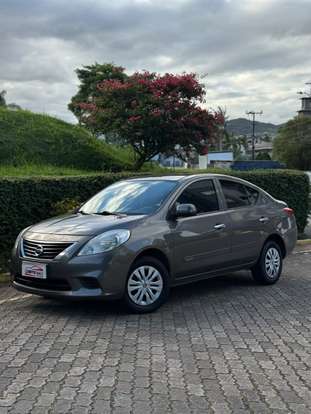 NISSAN-VERSA-2012