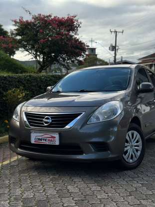 NISSAN-VERSA-2012