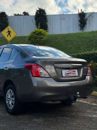 NISSAN-VERSA-2012
