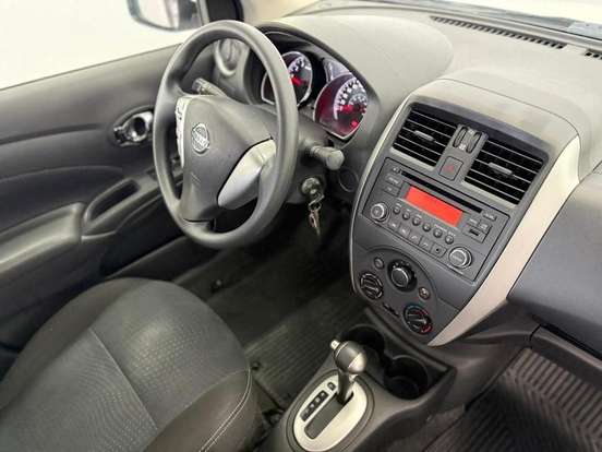 NISSAN-VERSA-2016