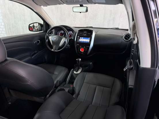 NISSAN-VERSA-2019