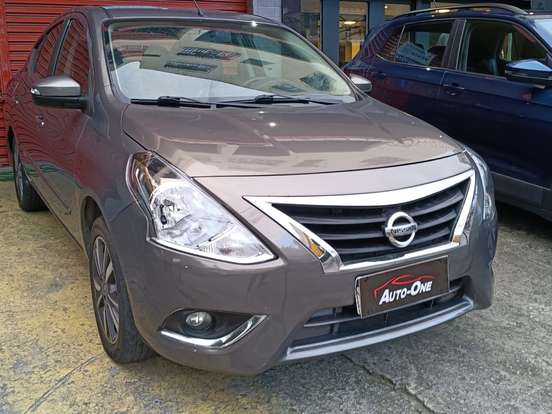 NISSAN-VERSA-2019