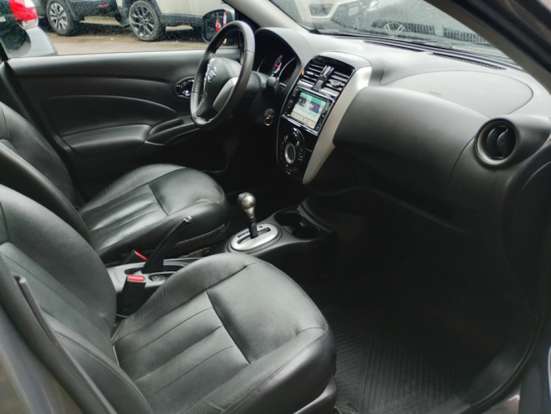 NISSAN-VERSA-2017