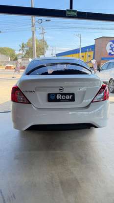 NISSAN-VERSA-2018