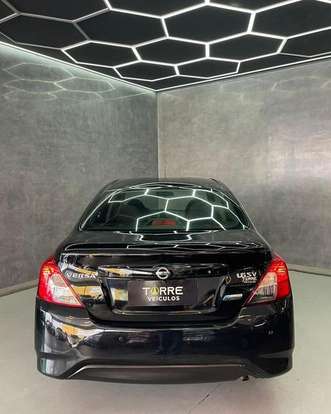 NISSAN-VERSA-2018