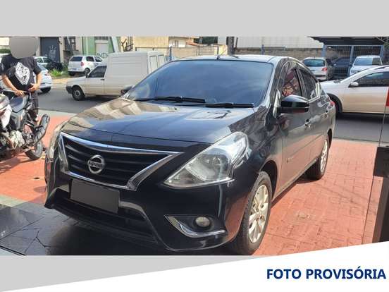 NISSAN-VERSA-2017