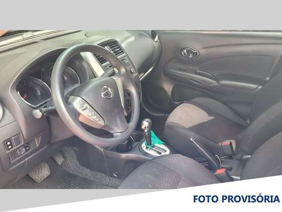 NISSAN-VERSA-2017