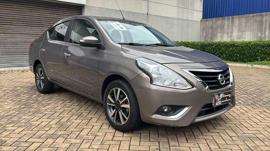 NISSAN-VERSA-2017