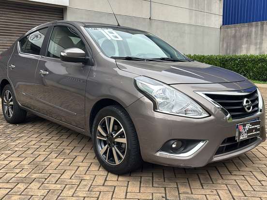 NISSAN-VERSA-1.6 16V FLEXSTART UNIQUE 4P XTRONIC NISSAN-VERSA-2017