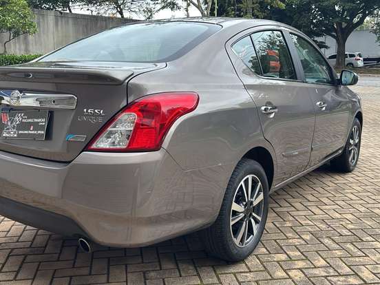 NISSAN-VERSA-1.6 16V FLEXSTART UNIQUE 4P XTRONIC NISSAN-VERSA-2017