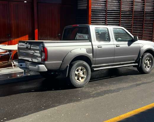 NISSAN-FRONTIER-2006