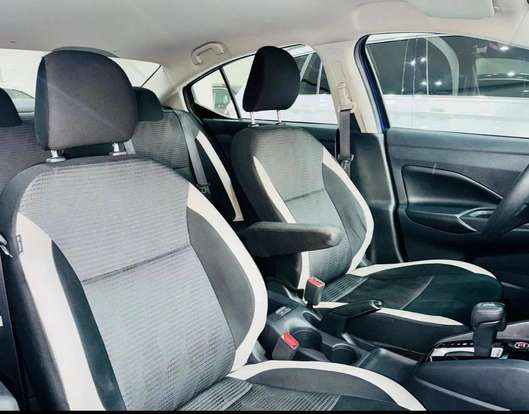 NISSAN-VERSA-2021