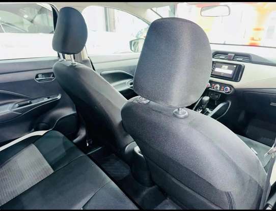 NISSAN-VERSA-2021