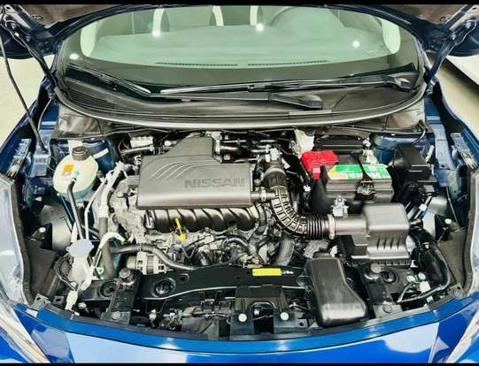 NISSAN-VERSA-2021
