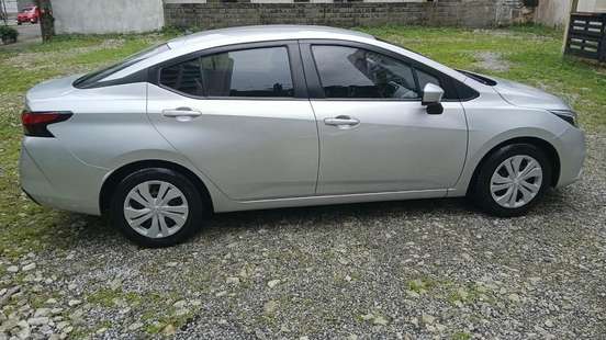 NISSAN-VERSA-2021