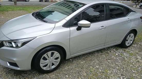 NISSAN-VERSA-2021
