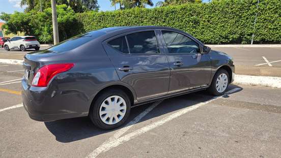 NISSAN-VERSA-2018