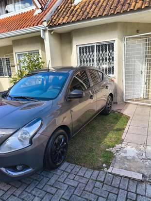 NISSAN-VERSA-2020