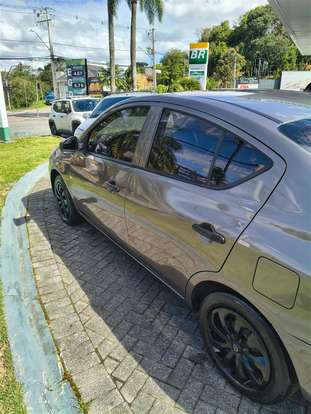 NISSAN-VERSA-2020
