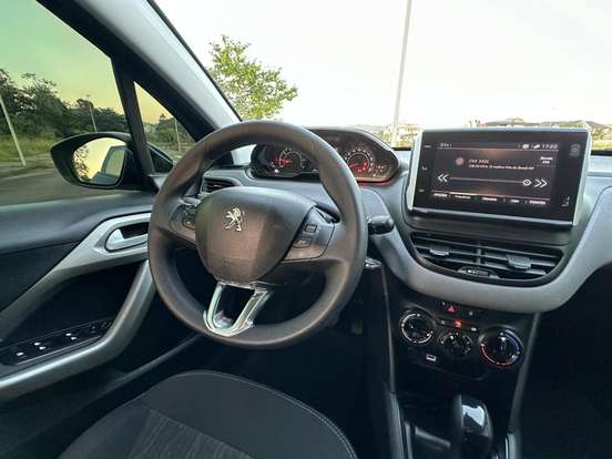 PEUGEOT-2008-2021