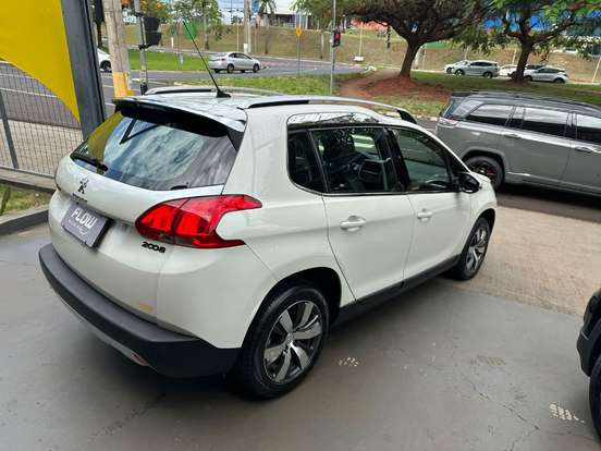 PEUGEOT-2008-1.6 16V FLEX GRIFFE 4P AUTOMÁTICO PEUGEOT-2008-2015