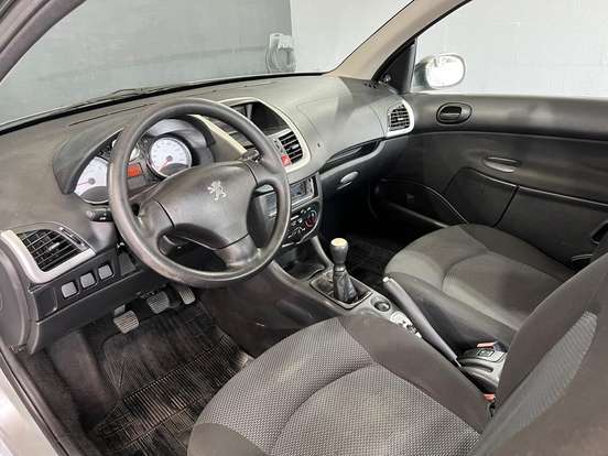 PEUGEOT-207-2011