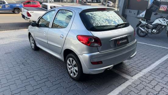 PEUGEOT-207-2011