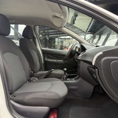 PEUGEOT-207-2013