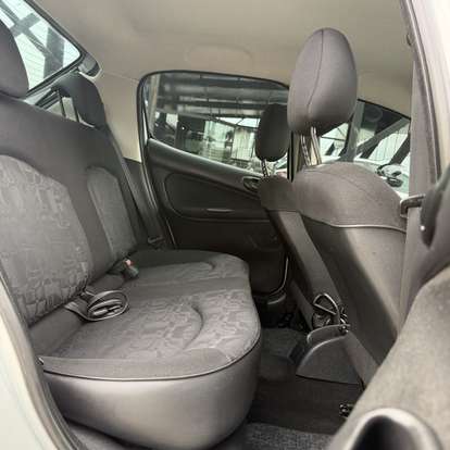 PEUGEOT-207-2009