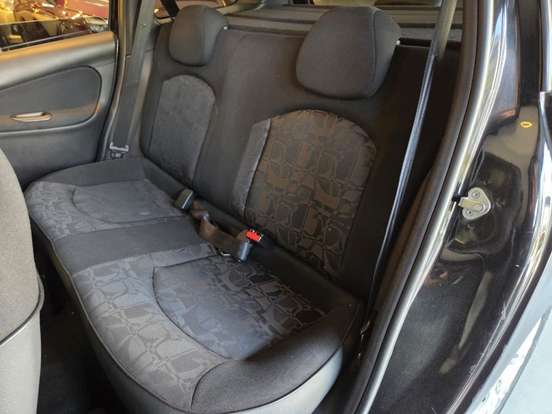 PEUGEOT-207-2010