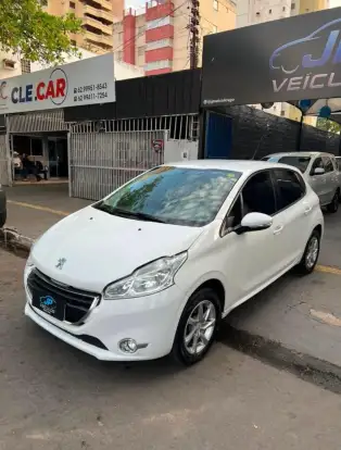 PEUGEOT-208-2015