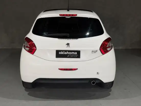 PEUGEOT-208-2015