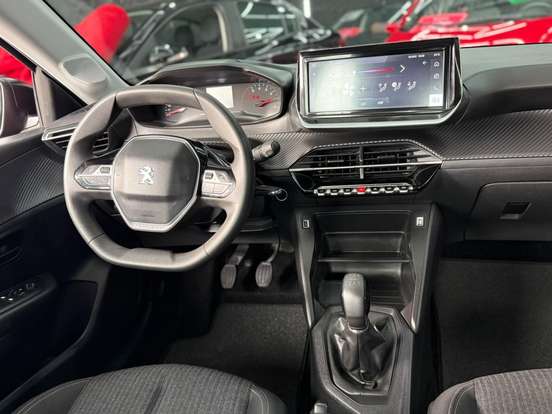 PEUGEOT-208-2023