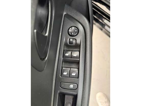 PEUGEOT-208-1.0 FIREFLY FLEX LIKE MANUAL PEUGEOT-208-2023
