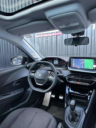 PEUGEOT-208-2022