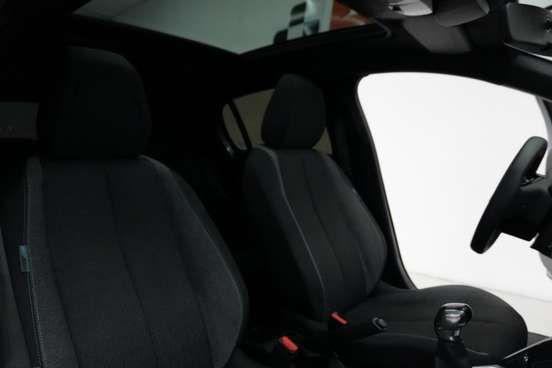 PEUGEOT-208-2024