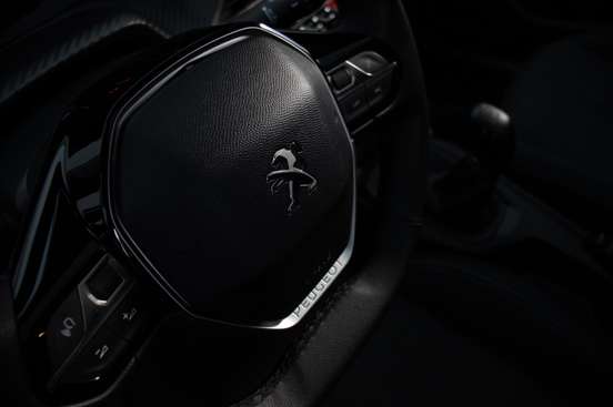 PEUGEOT-208-2022
