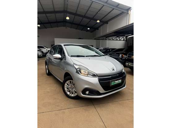 PEUGEOT-208-2019
