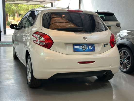 PEUGEOT-208-2013