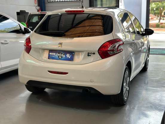 PEUGEOT-208-2013