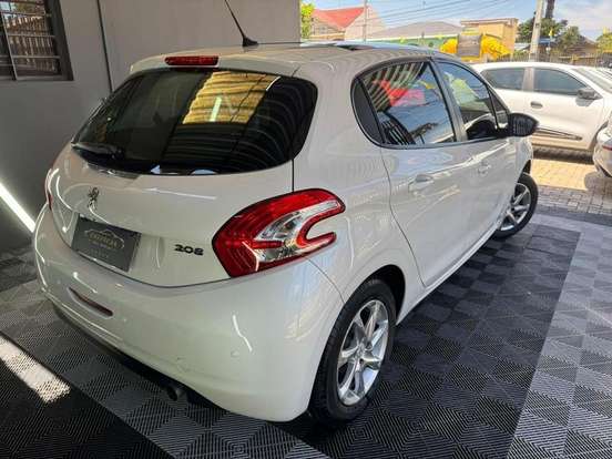 PEUGEOT-208-2013