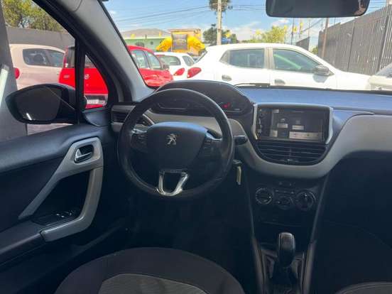 PEUGEOT-208-2013