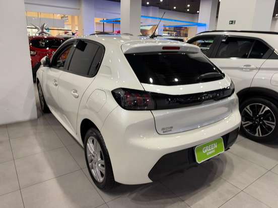 PEUGEOT-208-2022