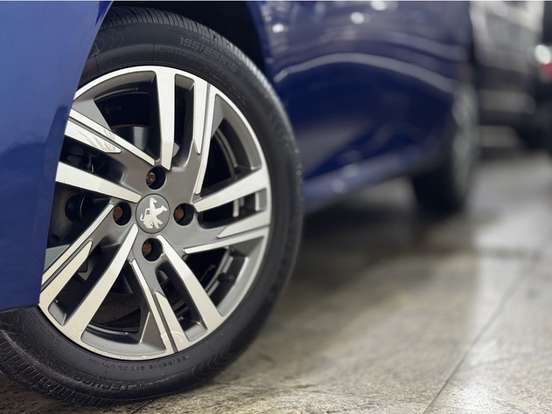PEUGEOT-208-2022
