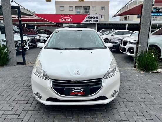 PEUGEOT-208-2015